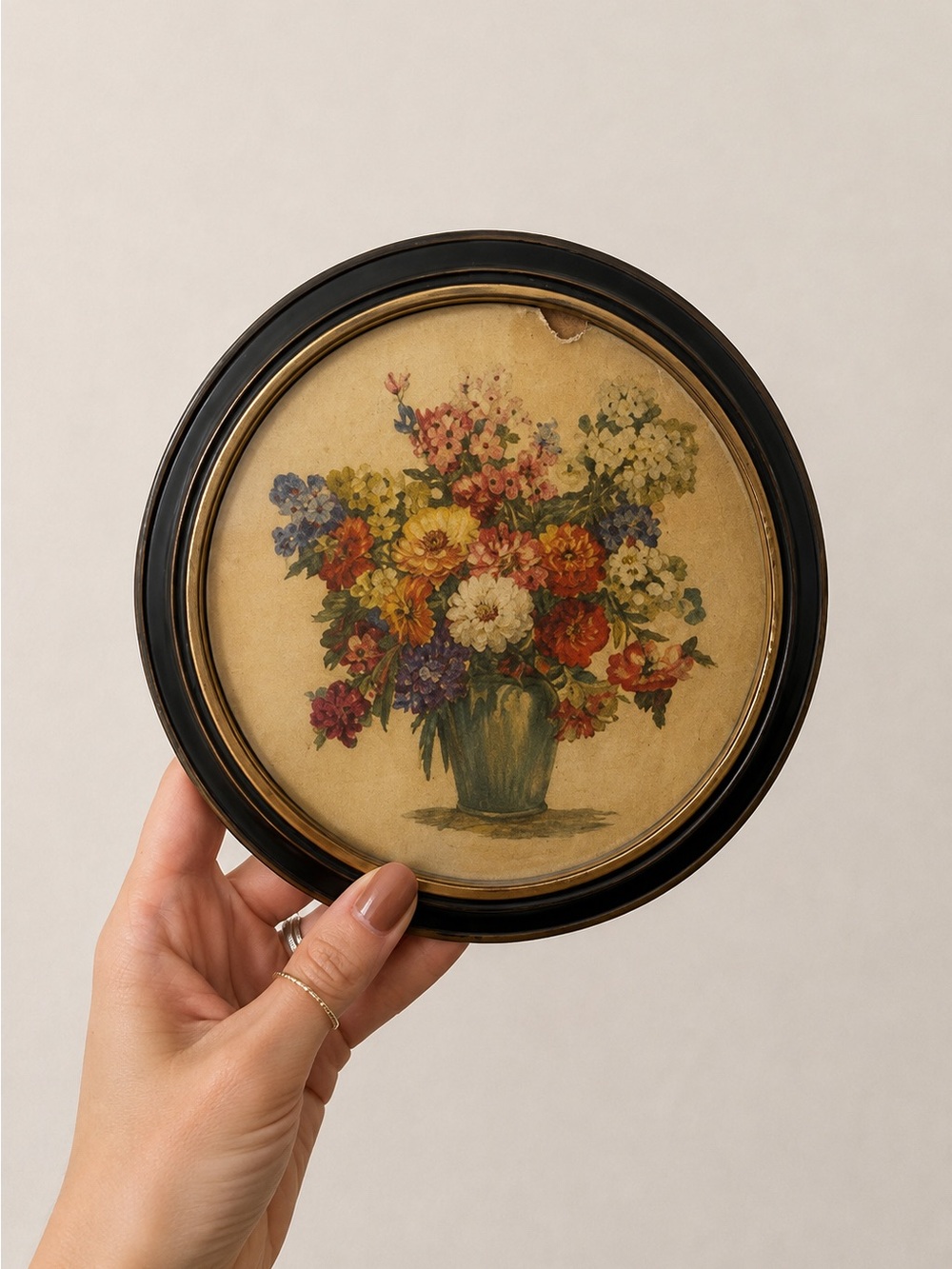 Vintage Floral Round Wall Art in Black Frame